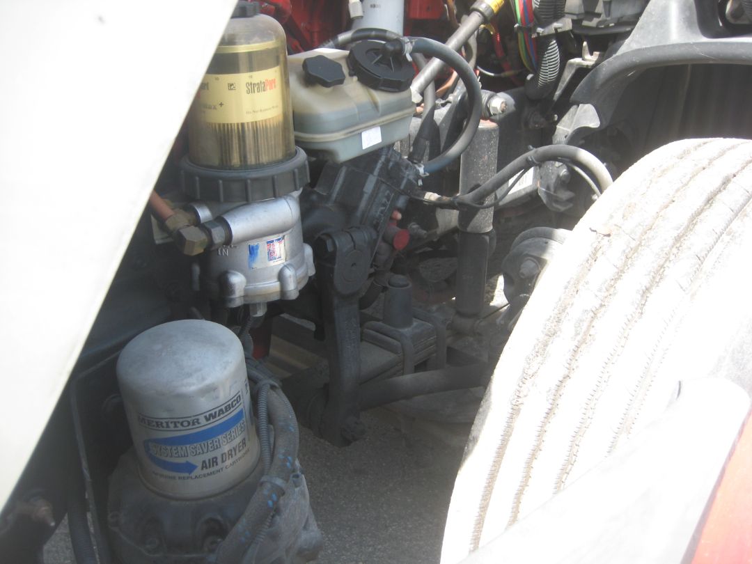 2013 FREIGHTLINER Cascadia - Image 10